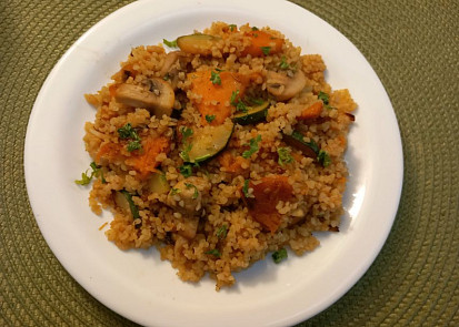 Bulgur s opečenou zeleninou a žampiony
