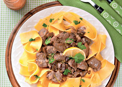 Krůtí stehno s hříbky a koriandrem