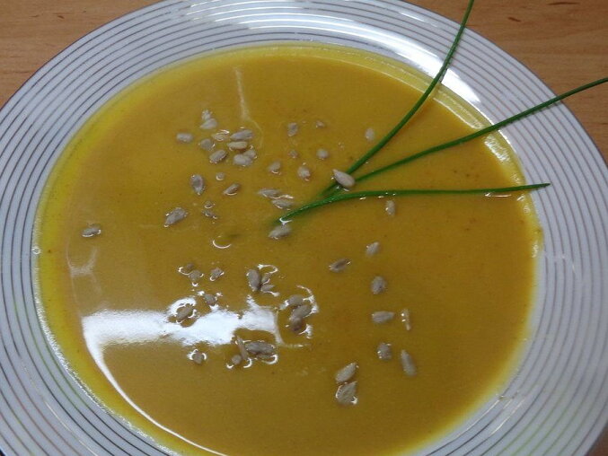 Krémová polévka z pečené dýně s kokosovým mlékem