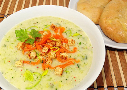 Pórková polévka s uzeným lososem