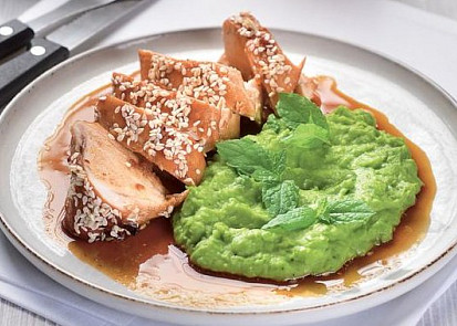 Česnekové kuře s hráškovým pyré