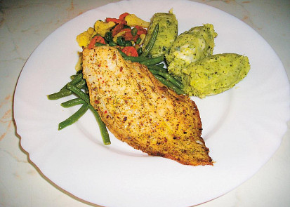 Smažený platýs s bramborovo-brokolicovými noky