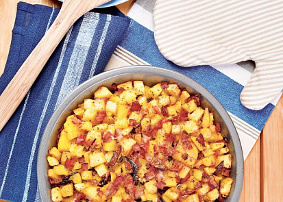 Brambory s houbami a slaninou