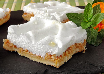 Jablkové řezy se sněhem