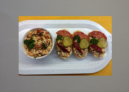 Pomazánka s paprikovým salámem