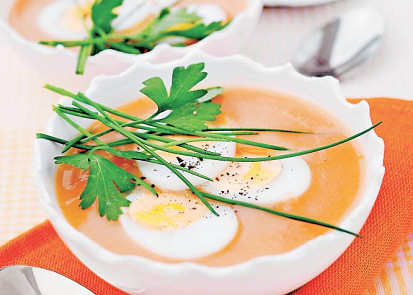 Polévka s jablkem a vejci