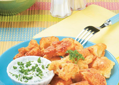 Květák v těstíčku s petrželkovou omáčkou