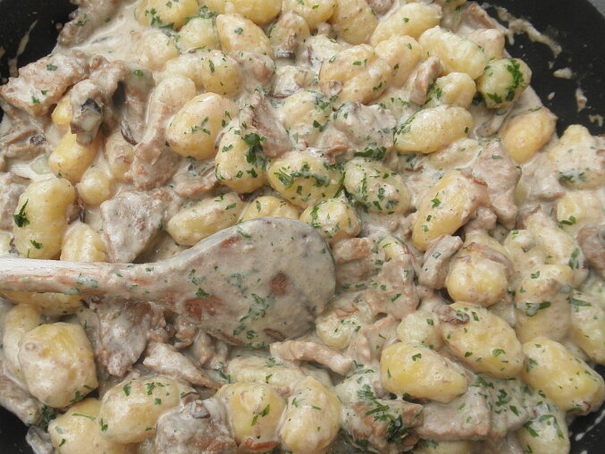 Gnocchi s houbami