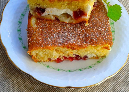 Hrnkové řezy s tvarohem a marmeládou