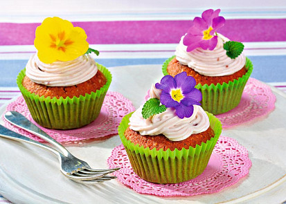 Mandlové cupcaky s jarními květy