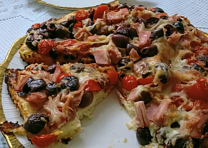 Květákový koláč à la pizza bez mouky (vhodný pro diabetiky)