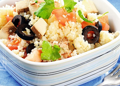 Kuskusový salát s uzeným tofu