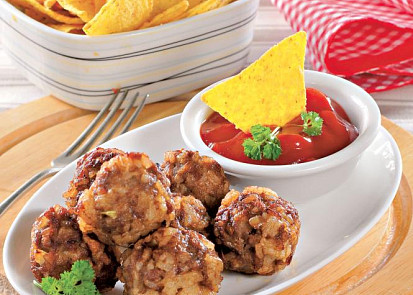 Mexické kuličky s rýží a tortilla chipsy