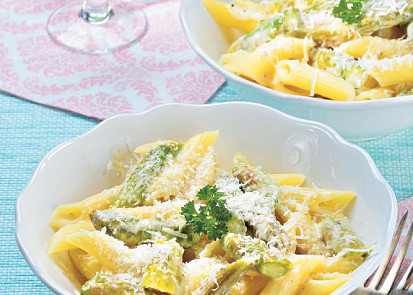 Penne se smetanou a chřestem