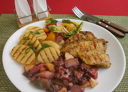 Kuřecí steak s rebarborovou omáčkou