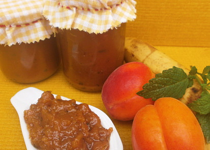 Banánovo-meruňková marmeláda s meduňkou