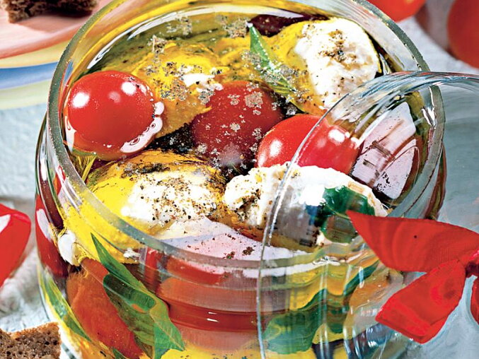 Marinovaná rajčata s mozzarellou