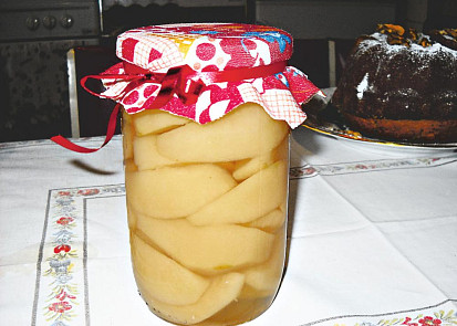 Hruškový kompot s citronovou šťávou