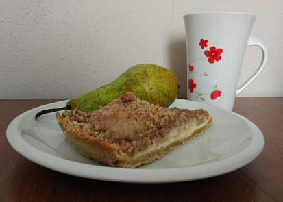 Tvarohovo-smetanový hruškový koláč