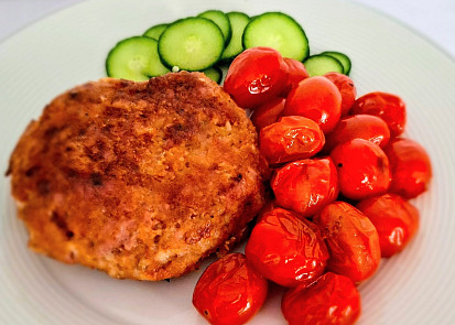 Kuřecí karbanátky s pečenými rajčaty (vhodné pro diabetiky)