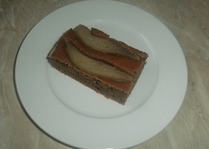 Vláčný kávový koláč s hruškou