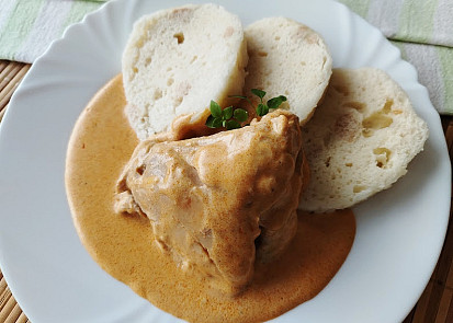 Cuketová omáčka se smetanou