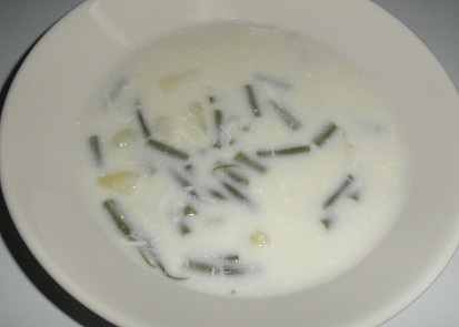 Smetanová fazolková polévka s bramborami