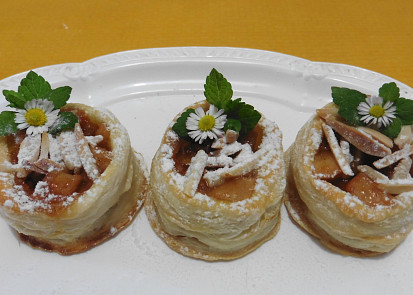 Paštičky z listového těsta s jablíčky