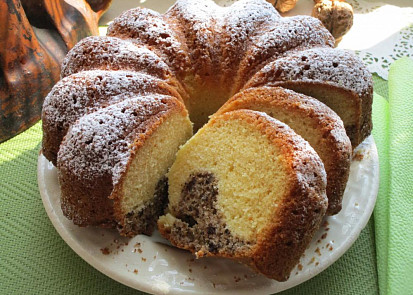 Bábovka s ořechy a čokoládou