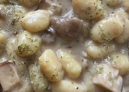 Gnocchi s čerstvými houbami a smetanou