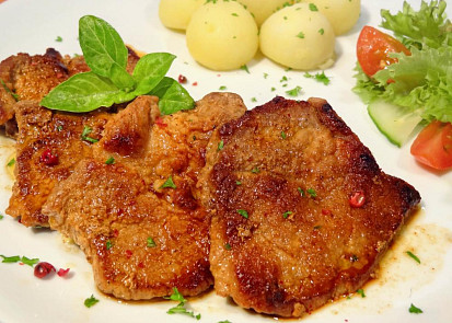 Dančí medailonky na víně