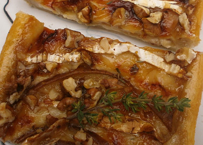 Slaný koláč s hermelínem a hruškou