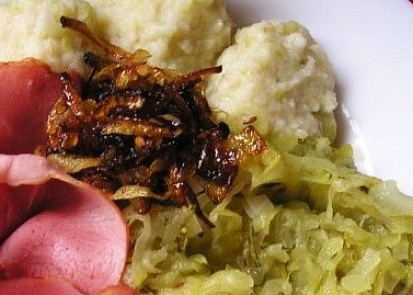 Cuketové knedlíky a cuketové zelí