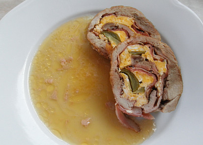 Krůtí roláda s okurkou