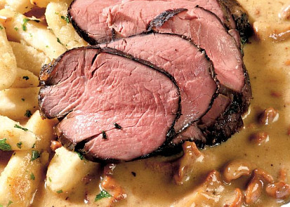 Jelení svíčková s omáčkou z lišek