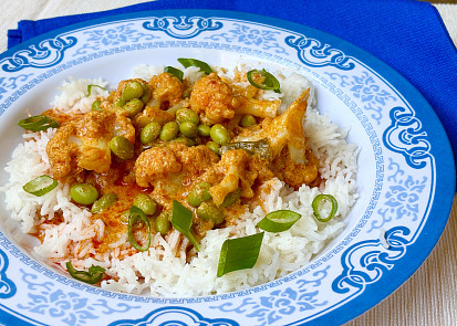 Květákové kari s fazolkami edamame