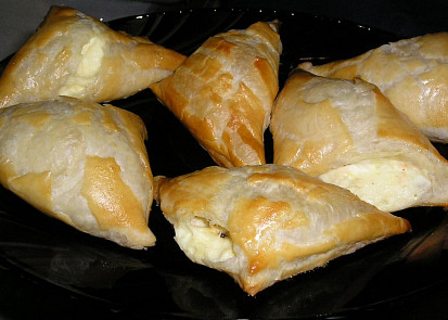 Šátečky z listového těsta plněné tvarohem