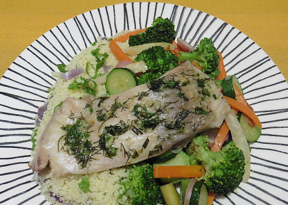 Dietní kapr s bylinkami připravený v páře