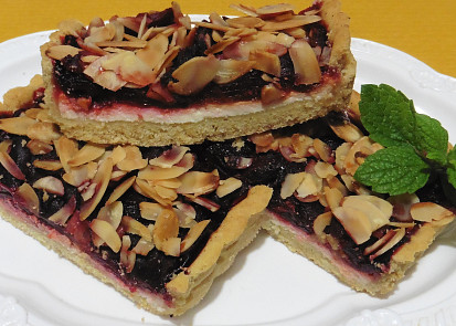 Linecký koláč s tvarohem a červenou řepou