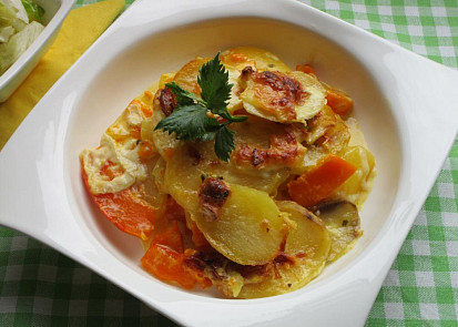 Zapečené brambory s dýní a hermelínem