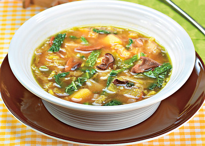 Kapustová polévka s houbami