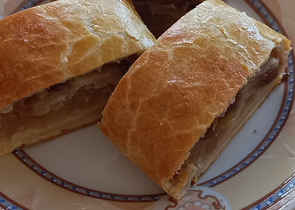 Štrůdl z pomazánkového másla s jablky