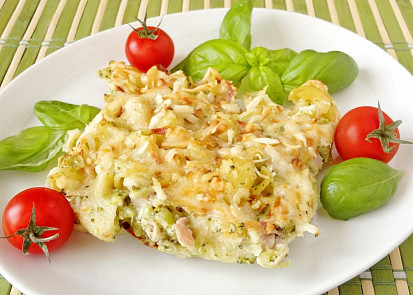 Těstoviny zapečené s brokolicí a šunkou