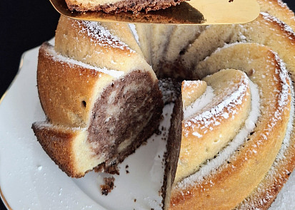 Skořicová bábovka s kakaem