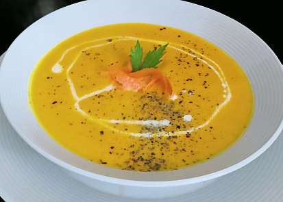 Pikantní krémová dýňovka s mrkví a chilli