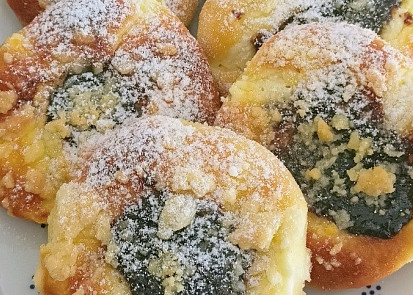 Koláčky s dvojí náplní zadělávané majonézou