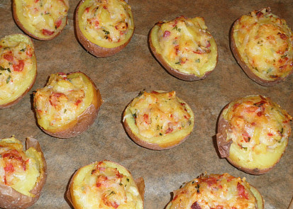 Plněné zapečené brambory