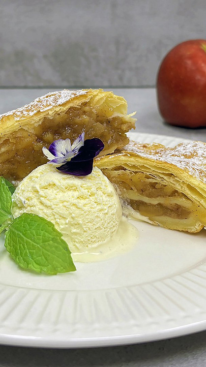 Rychlý jablečný štrúdl - listové těsto