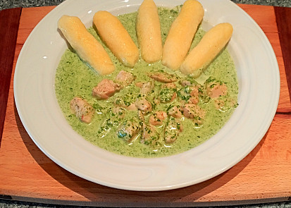 Kuřecí kousky se smetanovým špenátem