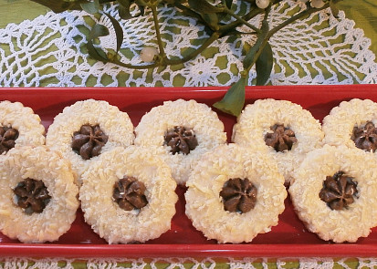 Linecké cukroví s nastrouhanými mandlemi